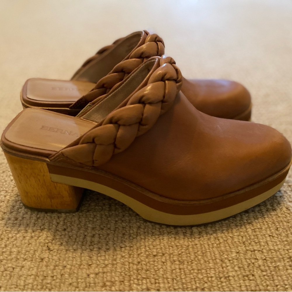 NWOT Bernardo Clogs